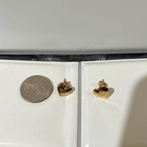 New! Gold tone fashion heart ♥️ earrings - Picture 2 of 3